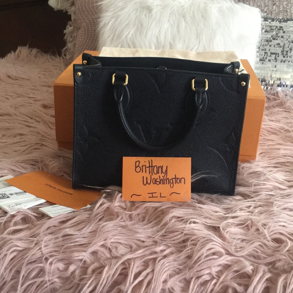 Louis Vuitton onthego Pm